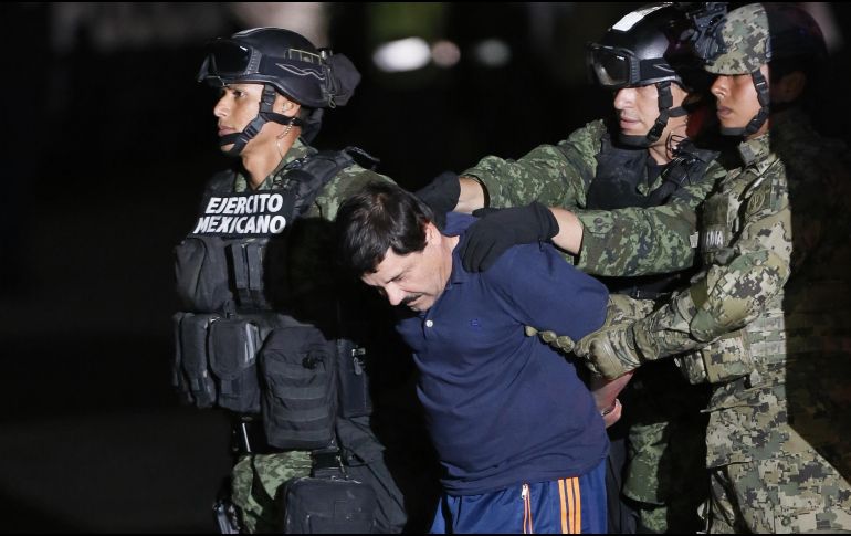 Guzmán, extraditado a EU en enero del año pasado, es acusado en ese país de numerosos delitos como líder del cártel de Sinaloa, entre ellos tráfico de drogas, uso ilegal de armas y blanqueo de dinero. EFE /ARCHIVO