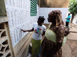 Más de 8.4 millones de electores están llamados a votar. EFE/M. Messara