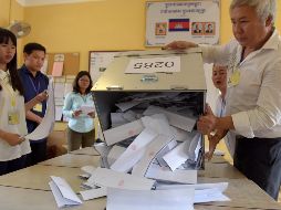 Se espera que el Partido del Pueblo de Camboya se lleve la mayoría de los 125 escaños de la Asamblea Nacional en juego. AFP/T. Sothy