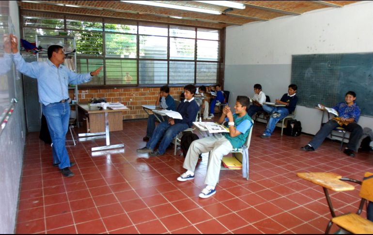 Durante el primer semestre del año se aplicaron descuentos por un millón 709 mil pesos por siete mil 855 faltas y retardos no justificados. EL INFORMADOR/ARCHIVO