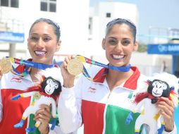 Karem Acham (I) y Nuria Diosdado (D) ya obtuvieron las primeras preseas para México esta mañana, en nado sincronizado. TWITTER/@COM_Mexico