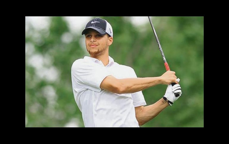 En el green. Stephen Curry será una de las principales atracciones del torneo Ellie Mae Classic. AP