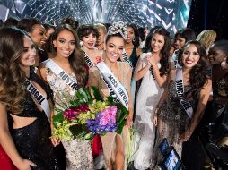 La corona la lleva la sudafricana Demi-Leigh Nel-Peters, que superó el año pasado en la final a la colombiana Laura González y a la jamaicana Davina Bennett. TWITTER / @MissUniverse