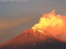 Imagen del Popocatépetl la mañana de este martes. TWITTER / @webcamsdemexico