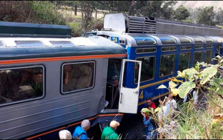 El accidente ya ha sido atendido por el Cuerpo de Bomberos. AP /