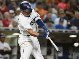 Bate frío. Christian Villanueva no pudo conectar la bola en el juego de ayer ante San Francisco. AFP