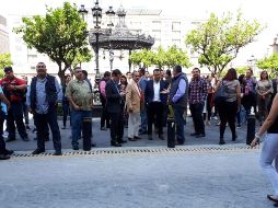 ''A las 11:05 alrededor de 300 servidores públicos desalojamos Palacio de Gobierno tras la activación de la alerta sísmica'', dijo López Lara en Twitter. TWITTER / @RobertoLopezJal