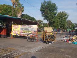Anteriormente vendedores ambulantes utilizaban ese espacio con pequeños puestos a los lados del arroyo vehicular. EL INFORMADOR/