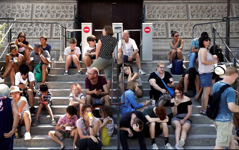 Muchos turistas que llegaron al monumento el jueves por la mañana no sabían por qué había huelga. EFE/ Y. Valat