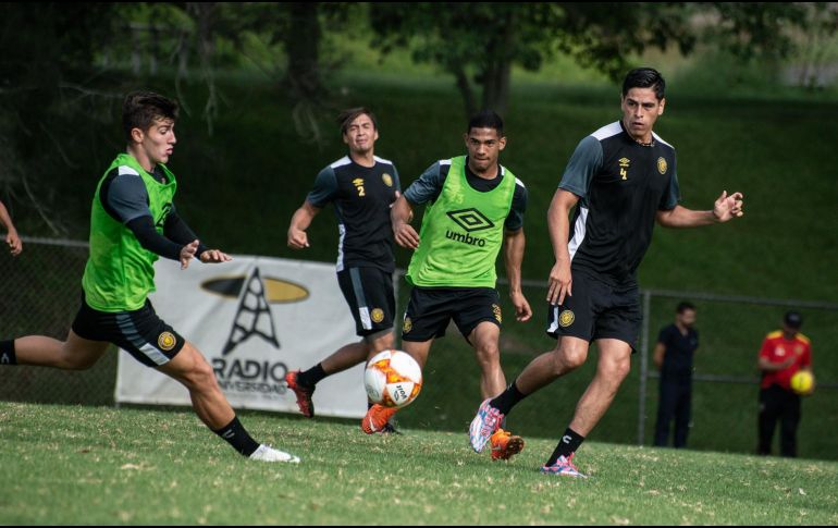 Los jugadores de Leones Negros van con la idea de no perder la concentración. FACEBOOK/leonesnegrosudegoficial