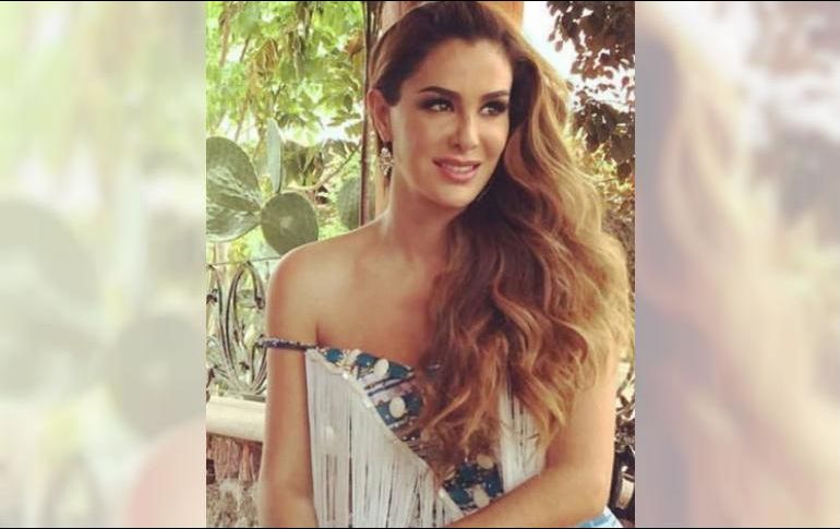 Sobre los cuestionamientos acerca de su situación sentimental, la cantante declaró que por el momento disfruta su soltería pues no sabía estar sola. INSTAGRAM/ ninelconde