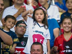 Ambas aficiones se juntaron para hacer lucir al Estadio Jalisco, con una entrada cercana al lleno. MEXSPORT