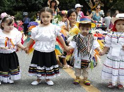 Fotogalería: Inicia Feria de las Flores en Medellín con desfile de "Silleteritos"