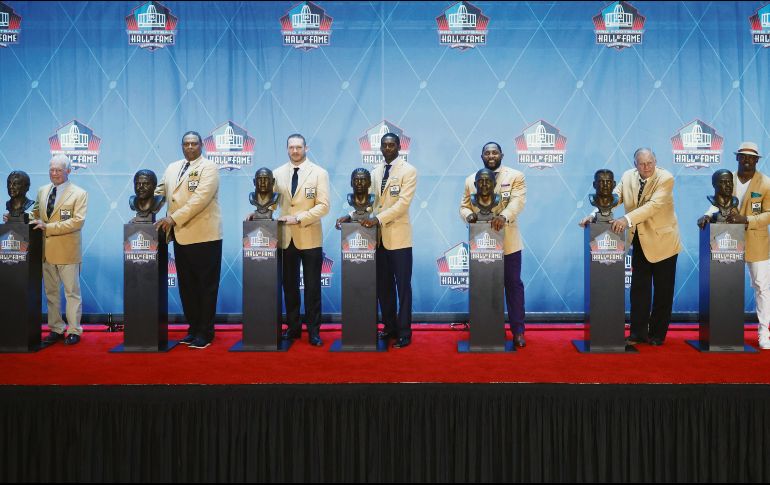 De izquierda a derecha, Bobby Beathard, Robert Brazile, Brian Urlacher, Randy Moss, Ray Lewis, Jerry Kramer y Brian Dawkins, los nuevos inquilinos del recinto de Canton. AFP/J. Robbins