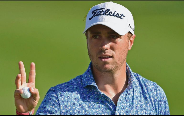Aeguro. Justin Thomas tiene una ventaja de tres golpes sobre sus más cercanos perseguidores. AP/D. Dermer