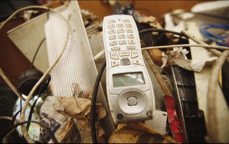 Funciona. No importa el modelo, siempre habrá algo para aprovechar del teléfono que lleva años guardado en el cajón. EL INFORMADOR/F. Atilano