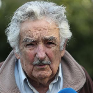 Mujica dejará el senado para tomarse una "licencia" antes de morir de "viejo"