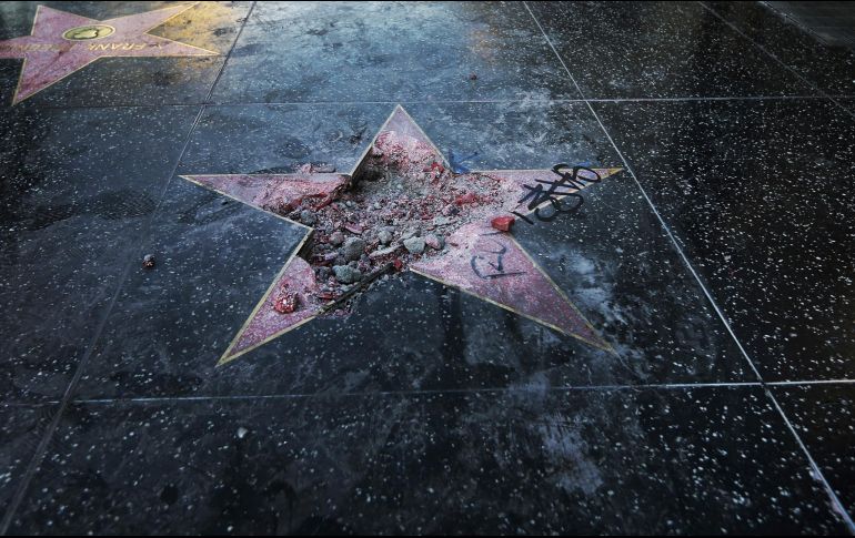 La estrella reconoce a Trump por su reality show de televisión ''The Apprentice''. Hace poco, un hombre fue acusado de vandalismo por atacarla con un pico. AP / ARCHIVO