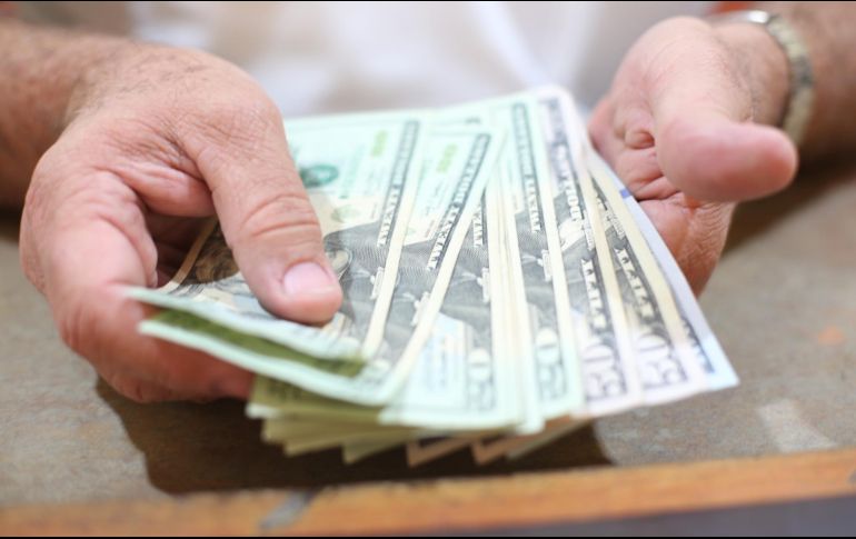 El Banco BASE prevé el tipo de cambio oscile entre 18.35 y 18.50 pesos por dólar en cotizaciones interbancarias a la venta. EL INFORMADOR / ARCHIVO