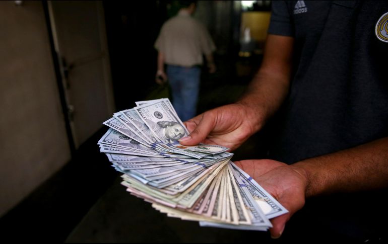 El tipo de cambio presentó un máximo en 18.5208 unidades, mientras que el mínimo se reportó en 18.4050 unidades en el mercado de mayoreo. AP/E. Noroozi