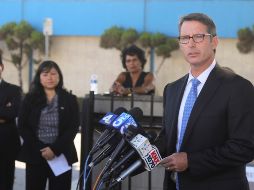 Paul Delacourt, director asistente a cargo de la oficina del FBI en Los Ángeles, durante la rueda de prensa en que se dieron a conocer las detenciones. AP / M. Balsamo