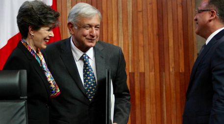 Este miércoles, Andrés Manuel López Obrador recibió del TEPJF la constancia de Presidente electo de México. NTX / ESPECIAL