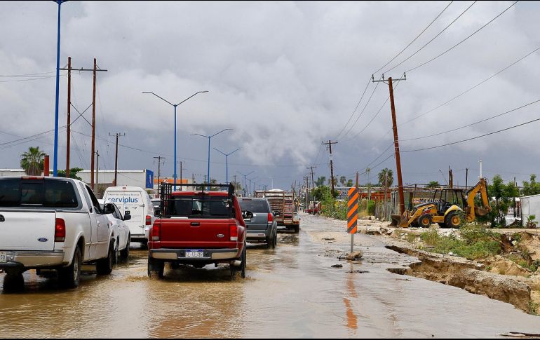 Piden a la población seguir cautelosos al circular por las calles. EFE / J. Reyes