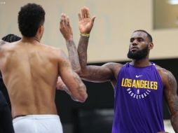 LeBron y los Lakers comenzaron ya con sus trabajos de pretemporada. TWITTER/@LosLakers