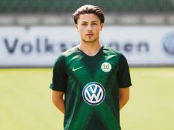 Adrián es descrito por la Bundesliga como un futbolista rápido que domina tres posiciones en el campo de juego. TWITTER/@VfLWolfsburg_ES