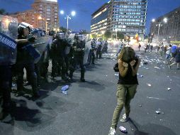 El presidente de centro derecha, Klaus Iohannis, acusó a las autoridades del partido socialdemócrata en el poder de ''conducir al país hacia el caos y el desorden''. EFE / B. Cristel