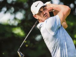 En la cima. Brooks Koepka tuvo una tercera ronda de cuatro bajo par y con ello tomar el primer lugar en San Luis. EFE/T. Maury