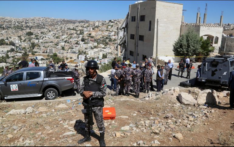 Las fuerzas de seguridad incautaron varias armas automáticas y arrestaron a cinco sospechosos. AP/R. Adayleh