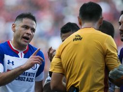 Aguilar fue expulsado en el primer tiempo del juego entre cementeros y Xolos.  MEXSPORT / ARCHIVO