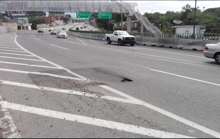 Se determinó que el hundimiento de la carpeta fue generado por escurrimientos sanitarios y de aguas pluviales. TWITTER / @morelosred