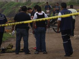 Según testigos, el cuerpo del niño estaba envuelto en una cobija, tenía una  bolsa de plástico en la cabeza y con huellas de tortura. EL INFORMADOR / ARCHIVO