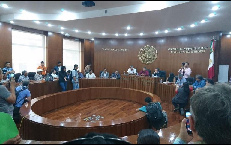 La organización Ciudadanos Observando detectó que los domicilios físicos de las empresas utilizadas en la compra de varios artículos son domicilios particulares o negocios que nunca abrieron. TWITTER / @rorayez