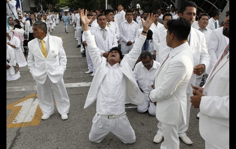 Como parte de la Santa Cena, se hará un llamado a los ministros de culto que participarán de la ministración de los oficios sagrados, para luego pasar a la repartición del pan y del vino a todos los hermanos. EL INFORMADOR/ A. Camacho