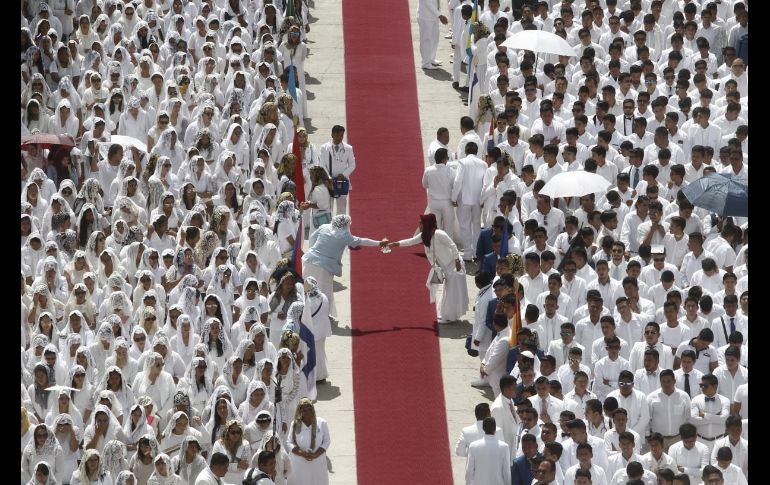 Como parte de la Santa Cena, se hará un llamado a los ministros de culto que participarán de la ministración de los oficios sagrados, para luego pasar a la repartición del pan y del vino a todos los hermanos. EL INFORMADOR/ A. Camacho