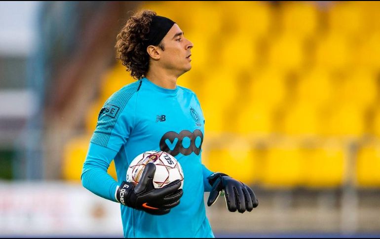 ''Hemos seguido a grandes porteros, entre ellos está el mexicano Ochoa, que tiene gran calidad, pero creo que no iremos por él, debido a que ocupa la plaza de extranjero'', señaló De Laurentiis a la radio local. TWITTER / @Standard_RSCL