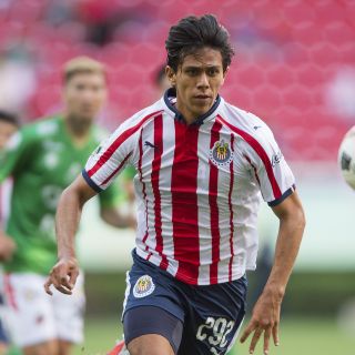 Jorge Vergara cree que Chivas debe apostar por sus fuerzas básicas