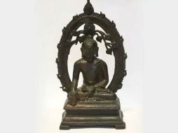 La policía reportó que el último dueño y el comerciante que ofrecía la pieza no estaban al tanto de la historia detrás de la escultura de Siddharta Gautama. TWITTER/ @ChiragVasani15