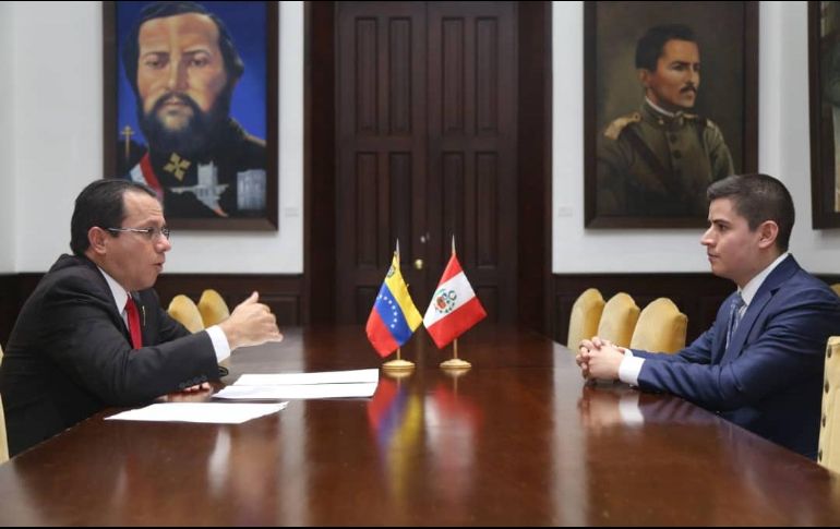 Arreaza señaló que estos supuestos delincuentes también estarían involucrados con el asalto a un fuerte militar en el centro de Venezuela el año pasado. TWITTER / @CancilleriaVE