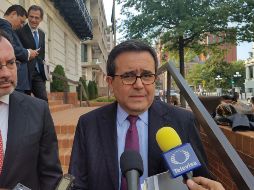 Al término de su reunión con el equipo negociador estadunidense encabezado por Robert Lighthizer, Guajardo dijo que el avance de las pláticas ha superado ya el ámbito de los capítulos. NTX/ R. Barrera