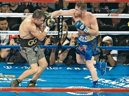 Capítulo uno. Saúl “Canelo” Álavarez (derecha) y Gennady Golovkin terminaron firmando un polémico empate en septiembre del año pasado. MEXSPORT