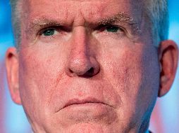 Brennan sostiene que la campaña de Trump se coludió con los rusos para influir en las elecciones y que el presidente le revocó su acreditación de seguridad para 