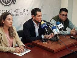 Está no es la primera vez que el diputado Aubry se ve involucrado en una confrontación, durante esta Legislatura también se le inmiscuyó en un enfrentamiento con el coordinador priista Hugo Contreras. TWITTER/ @LegislativoJal