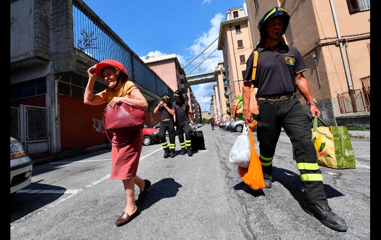 La mayoría de los vecinos tuvieron que buscar cobijo en casa de familiares o fueron enviados a hoteles. El presidente de la región italiana de Liguria, Giovanni Toti, anunció que antes de final de año se les darán casas. AP/A. Calanni