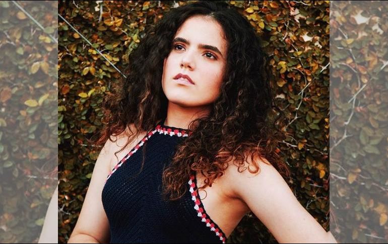 Camila descartó por el momento interpretar música vernácula como lo han hecho su padre y su abuelo Vicente Fernández. INSTAGRAM / camifdzoficial