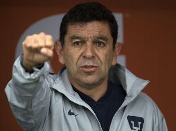 El técnico de Pumas lamenta que en el futbol mexicano existan los dobles contratos que muchas veces no benefician a los entrenadores. MEXSPORT / ARCHIVO