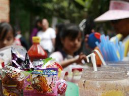 Recomiendan limitar el consumo de productos con alto contenido de azúcar y grasas dentro y fuera de la escuela. EL INFORMADOR / ARCHIVO